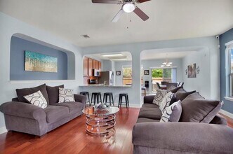 1721 E Mesa Park Dr in Round Rock, TX - Building Photo - Building Photo