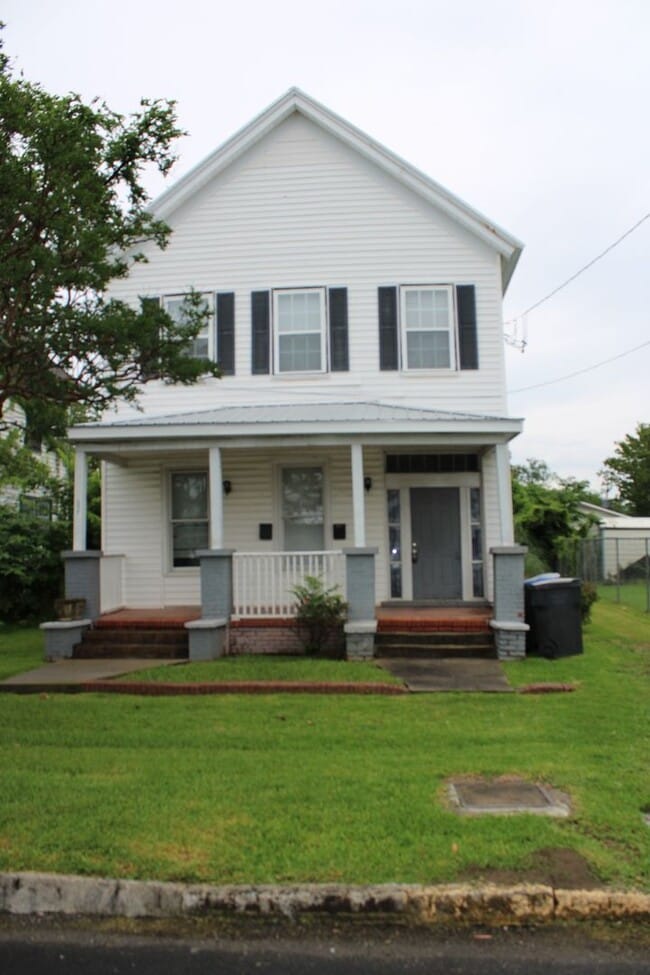 property at 537 Watkins St