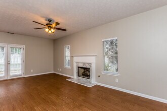 3516 Daventry Ln in Kennesaw, GA - Foto de edificio - Building Photo