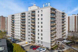 Edgeworth in Ottawa, ON - Building Photo