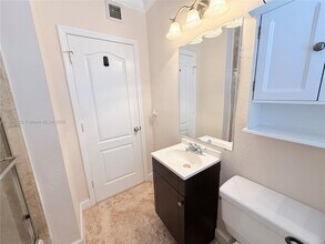 865 W 39th St in Miami Beach, FL - Building Photo - Building Photo