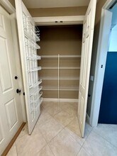 70 Jakes Way in Freeport, FL - Foto de edificio - Building Photo