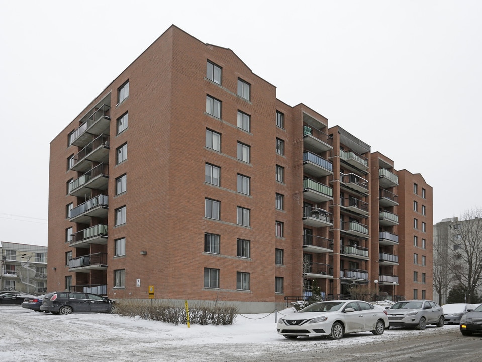 10259 de Bois-de-Boulogne in Montréal, QC - Building Photo
