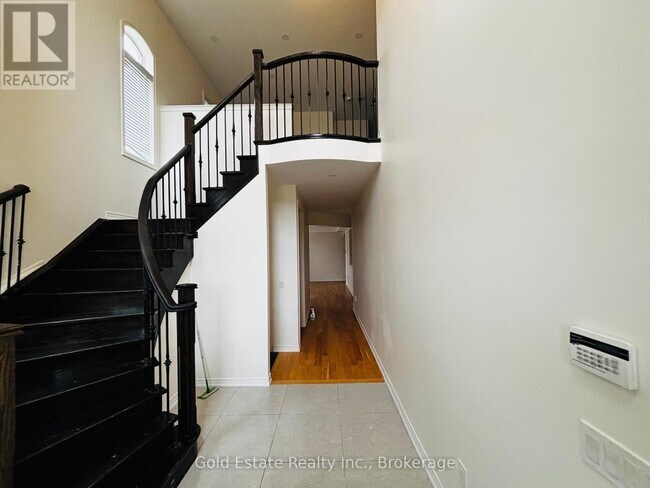 247 Buick Blvd in Brampton, ON - Building Photo - Building Photo