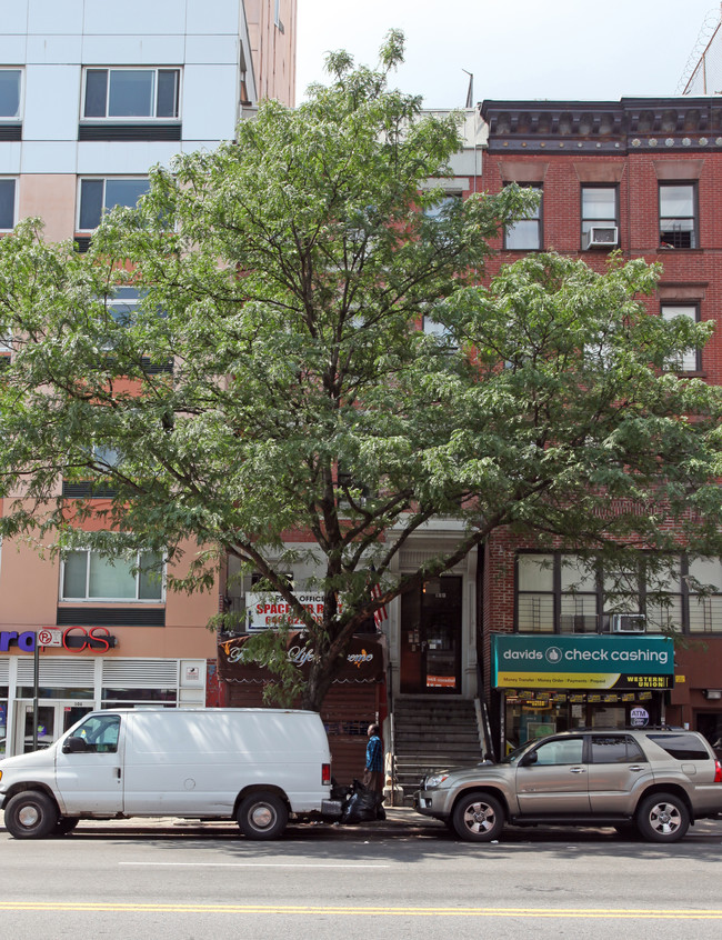 108 W 116th St in New York, NY - Foto de edificio - Building Photo