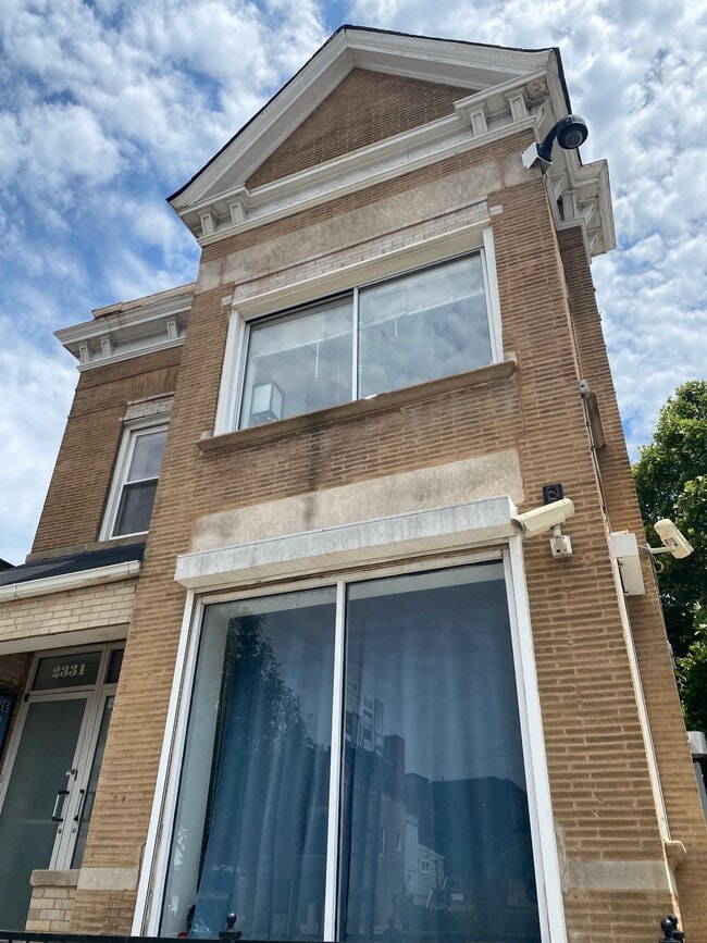 2331 N Western Ave, Unit G