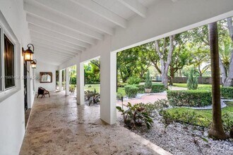 7405 SW 79th Ct in Miami, FL - Building Photo - Building Photo