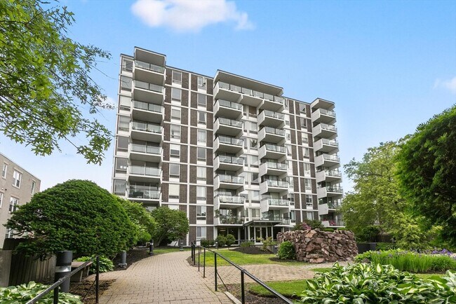 57 Babcock St, Unit #1