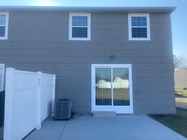 74 Willowick Dr in Fairport, NY - Building Photo - Building Photo