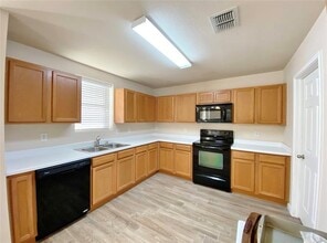 5511 Green Ivy Rd in Denton, TX - Building Photo - Building Photo