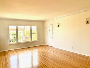 356 S La Jolla Ave, Unit 356 in Los Angeles, CA - Building Photo - Building Photo