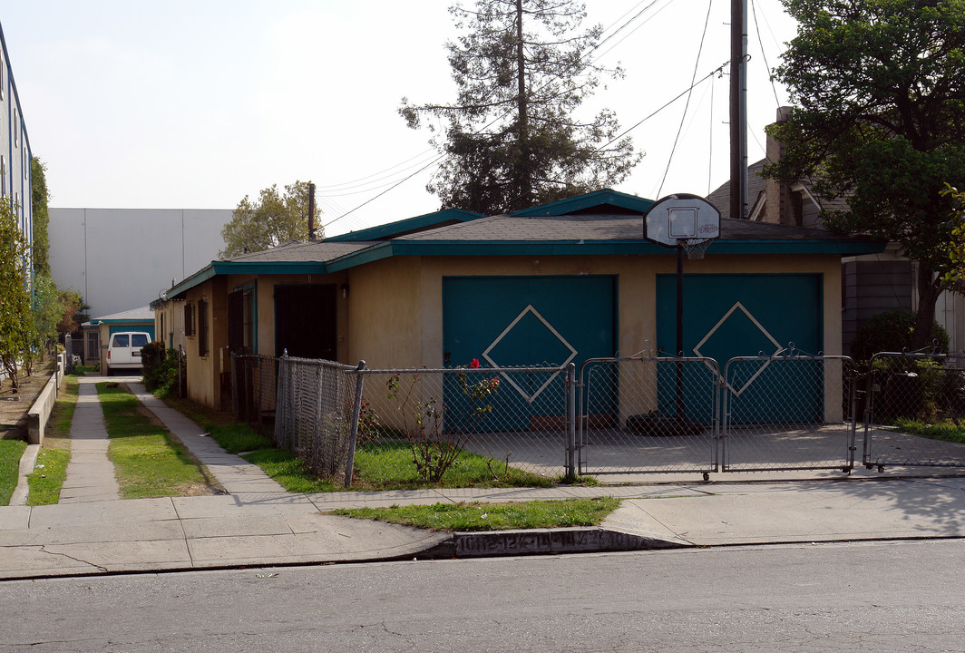 10110-10112 S Condon Ave in Inglewood, CA - Building Photo