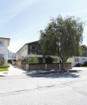 964 S New Hampshire Ave in Los Angeles, CA - Building Photo