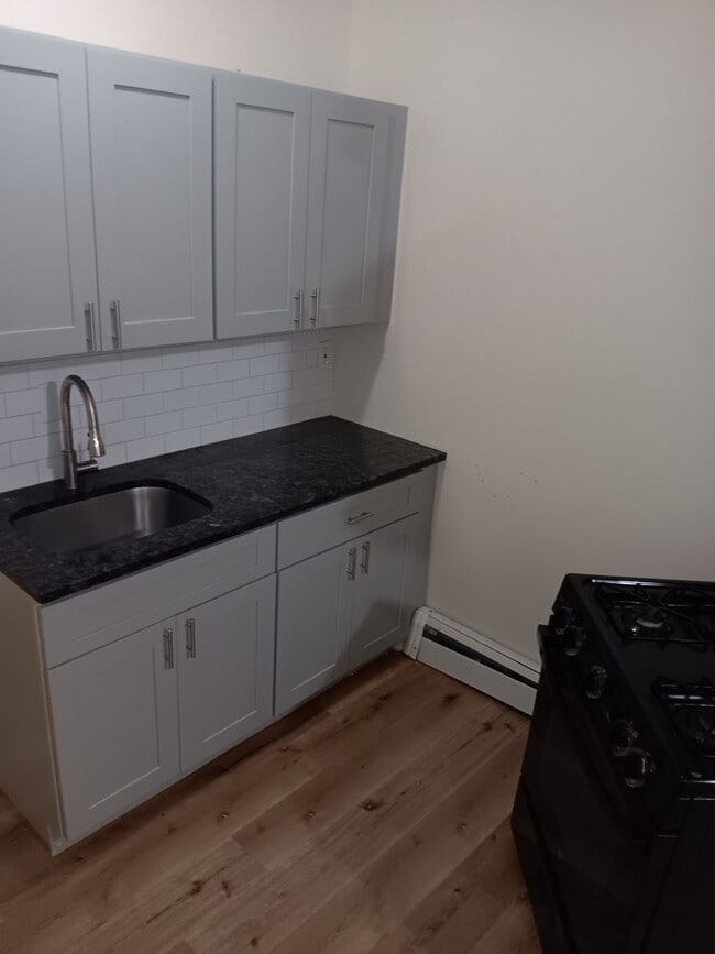 449 Pavonia Ave in Jersey City, NJ - Foto de edificio - Building Photo