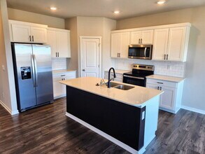 2124 NW 44th St in Ankeny, IA - Building Photo - Building Photo