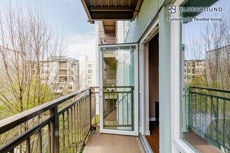 10333 Main St in Bellevue, WA - Building Photo - Building Photo