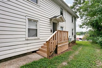 104 Taylor Blvd in Vine Grove, KY - Building Photo - Building Photo