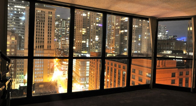 10 E Ontario St, Unit 1305 in Chicago, IL - Building Photo - Building Photo