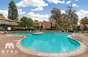 17081 W Bernardo Dr in San Diego, CA - Building Photo - Building Photo
