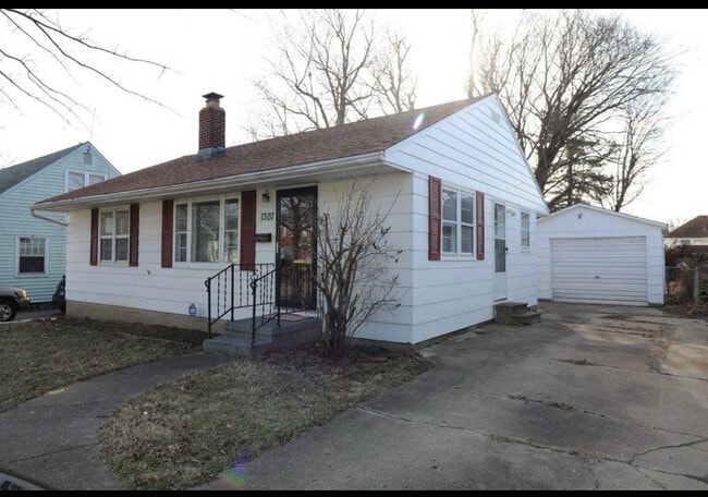 1307 S Jasper St in Decatur, IL - Building Photo - Building Photo