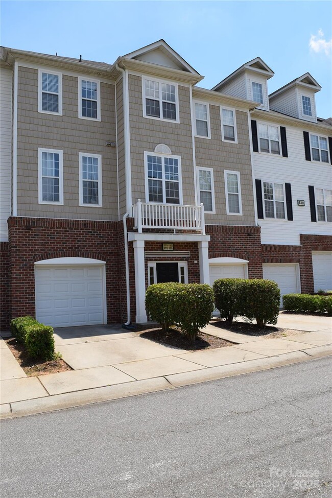 6319 Park Creek Dr in Charlotte, NC - Building Photo - Building Photo