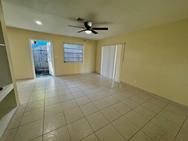 1507 NE 5th Ave, Unit 4 in Fort Lauderdale, FL - Building Photo - Building Photo