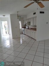 2361 NE 10th St-Unit -5 in Pompano Beach, FL - Building Photo - Building Photo