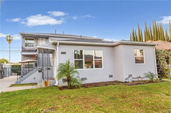 property at 716 W Glenoaks Blvd