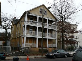 19 Division St in Stamford, CT - Building Photo