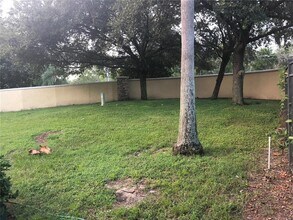 2302 Lake Woodberry Cir in Brandon, FL - Building Photo - Building Photo