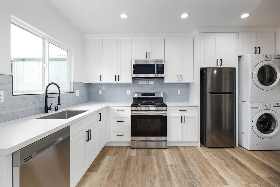 6748 N Elman St, Unit Condo In Linda Vista in San Diego, CA - Building Photo