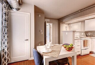 Avenue 8 at Mayfair in Denver, CO - Foto de edificio - Building Photo