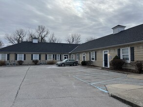 Harris Park Apartments in Louisville, KY - Building Photo - Building Photo