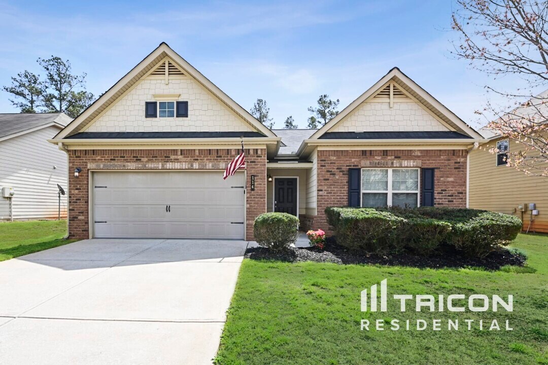 114 Biscayne Terrace in Hampton, GA - Building Photo