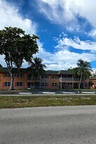 770 SE 2nd Ave in Deerfield Beach, FL - Building Photo