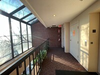 23 Elm St, Unit 301 in Somerville, MA - Foto de edificio - Building Photo