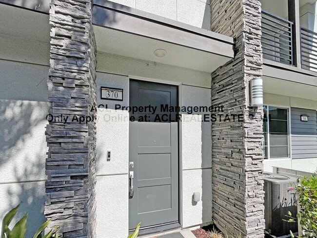 370 Arc Ct in Hayward, CA - Building Photo - Building Photo