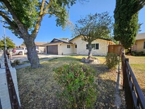 760 Castle Oaks Dr in Stockton, CA - Building Photo - Building Photo