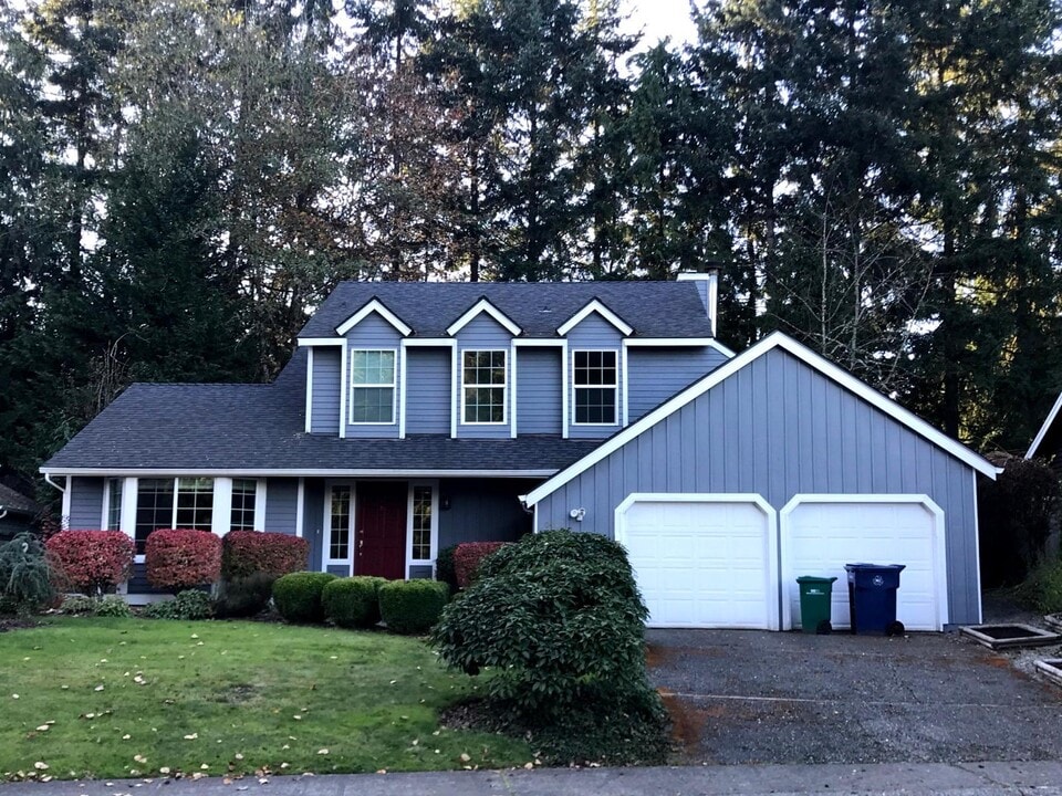10417 181st Ave NE in Redmond, WA - Building Photo