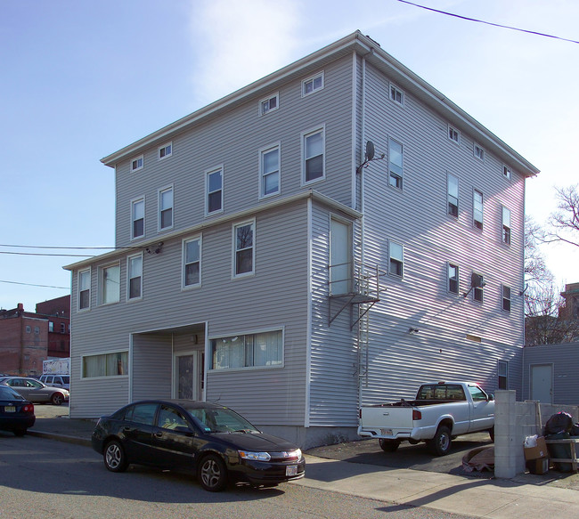 119 Pine St in Fall River, MA - Building Photo - Building Photo