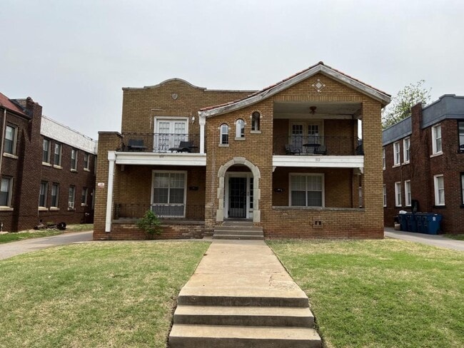 property at 814.5 East Dr