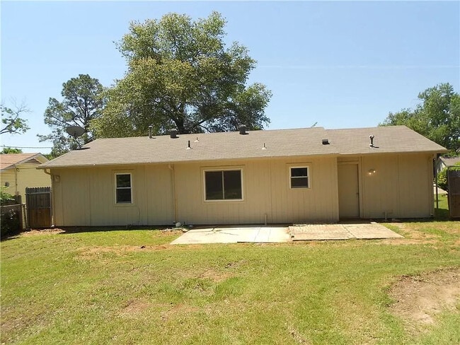 606 Crane Dr in Euless, TX - Building Photo - Building Photo