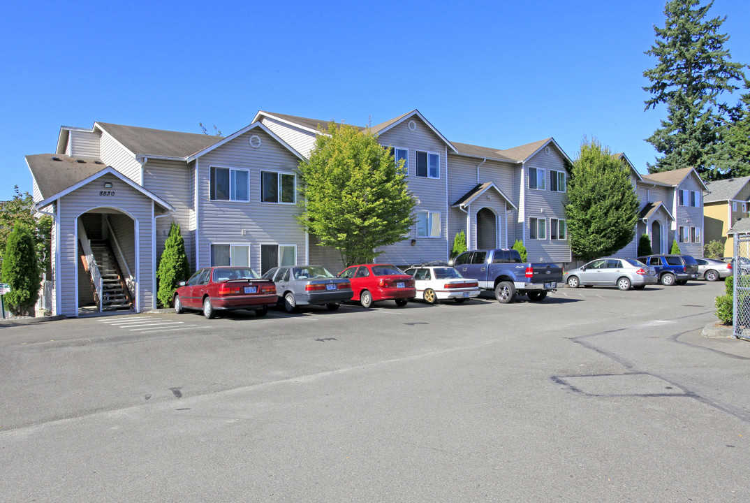 Kensington Court in Everett, WA - Building Photo