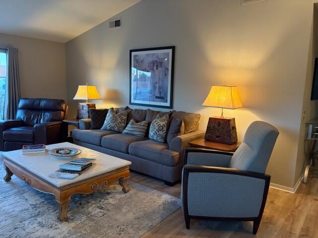 property at 726 Vista Lago Dr N