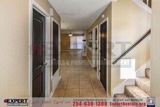 1233 Royal Crest Dr in Killeen, TX - Building Photo - Building Photo