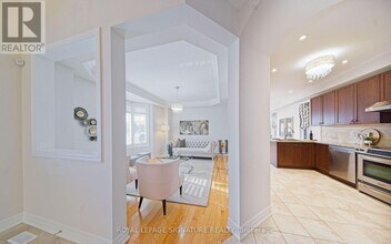 54 Spring Hill Dr in King, ON - Building Photo - Building Photo