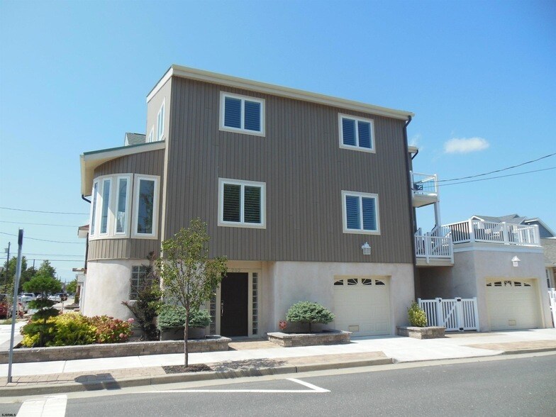 202 N Princeton Ave, Unit 20I in Ventnor City, NJ - Building Photo