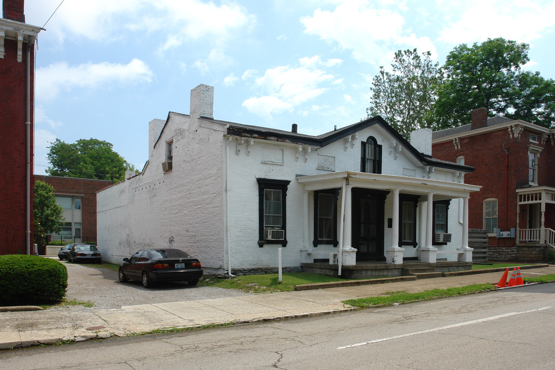 121 Constitution St in Lexington, KY - Foto de edificio