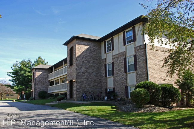 Hickory Grove Apartments in Edwardsville, IL - Building Photo - Building Photo