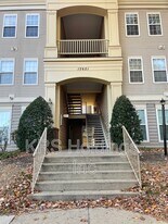 13621 Garfield Pl in Woodbridge, VA - Building Photo